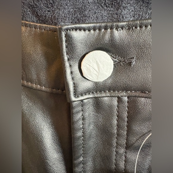GAP High Rise Vegan Leather Vintage Slim‎ Pants Black Size 6 S Short Petite 358 - Picture 4 of 13
